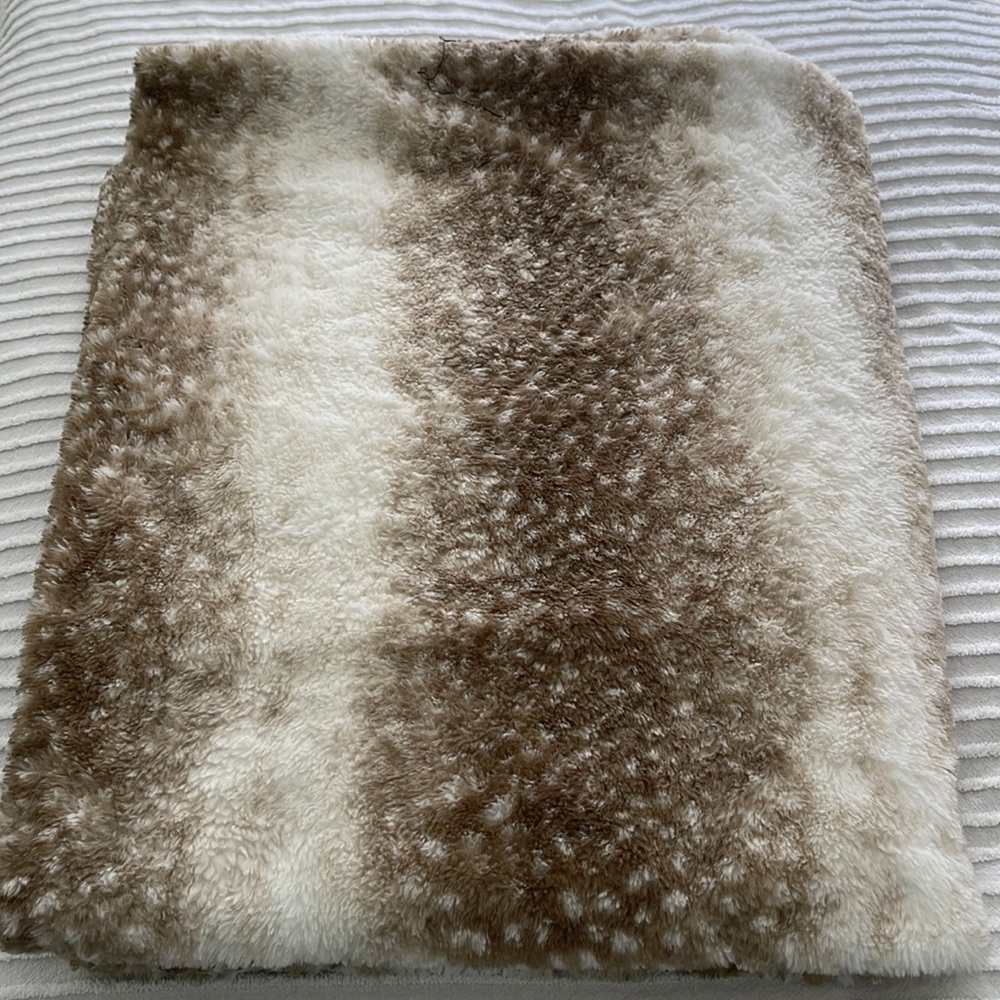 Throw blanket